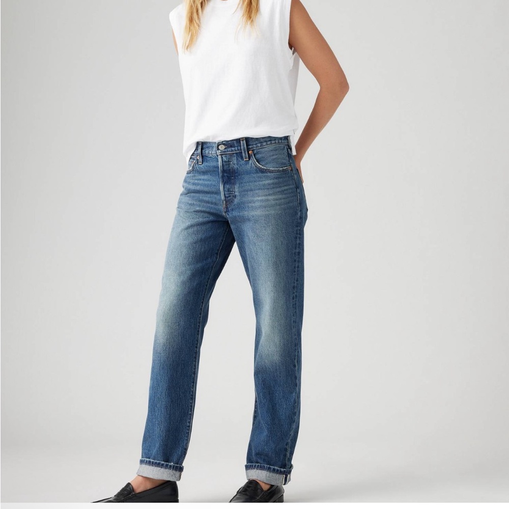 Levi's Classic Blue Jeans- washed never worn